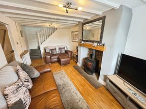 Lounge- click for photo gallery